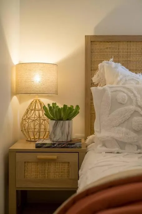 Beautifully Styled, Central Apartment Sleeping 10 Hove