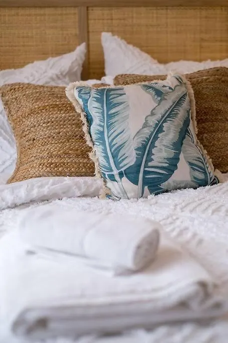 Beautifully Styled, Central Apartment Sleeping 10 Hove