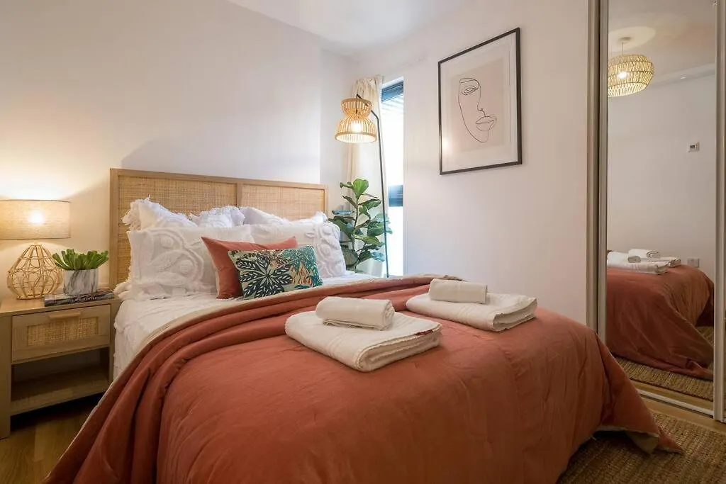 Beautifully Styled, Central Apartment Sleeping 10 Hove Regno Unito